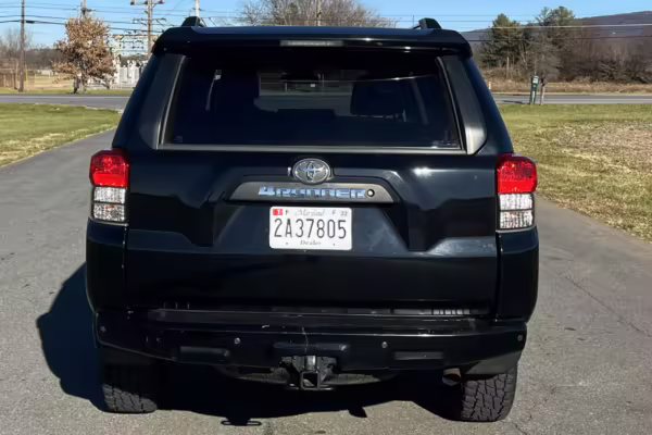 2011 Toyota 4Runner SR5 4×4 — photo 3