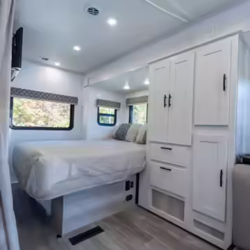 2023 Mercedes-Benz Sprinter 3500XD Isata 3 Series — photo 46