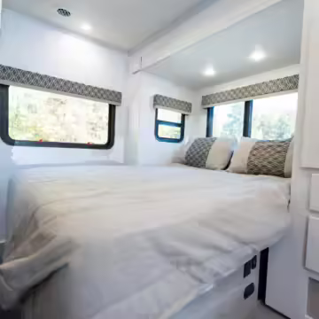 2023 Mercedes-Benz Sprinter 3500XD Isata 3 Series — photo 64