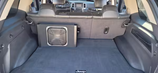 2009 Jeep Grand Cherokee SRT8 — photo 27