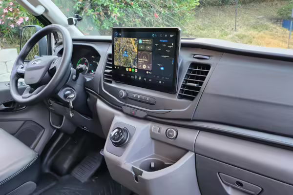 2022 Ford E-Transit 350 — photo 79