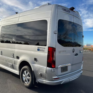 2021 Mercedes-Benz Sprinter 2500 Airstream Interstate 19 Tommy Bahama Edition 4×4 — photo 2