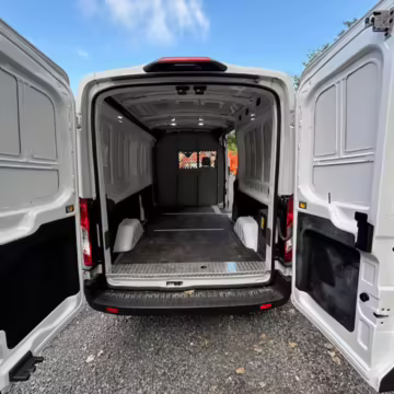 2022 Ford E-Transit 350 — photo 9