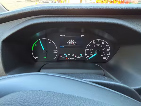 2022 Ford E-Transit 350 — photo 18
