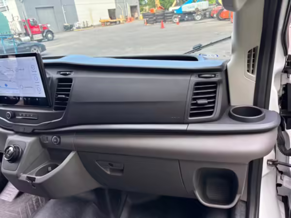 2022 Ford E-Transit 350 — photo 20