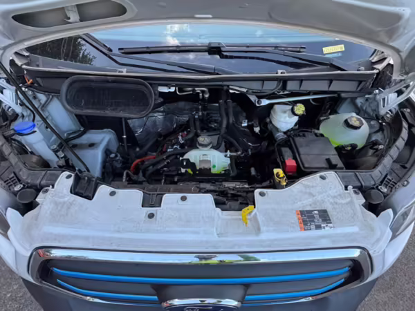 2022 Ford E-Transit 350 — photo 26