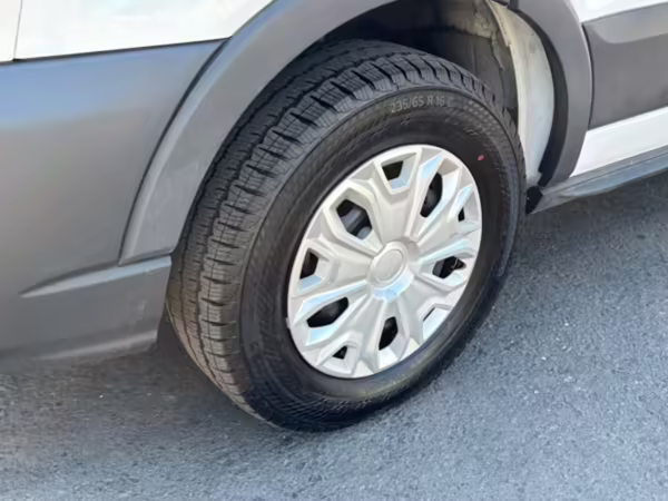 2022 Ford E-Transit 350 — photo 30