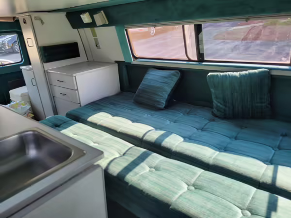 1996 Dodge Ram Van B3500 — photo 32