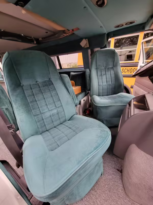 1996 Dodge Ram Van B3500 — photo 30