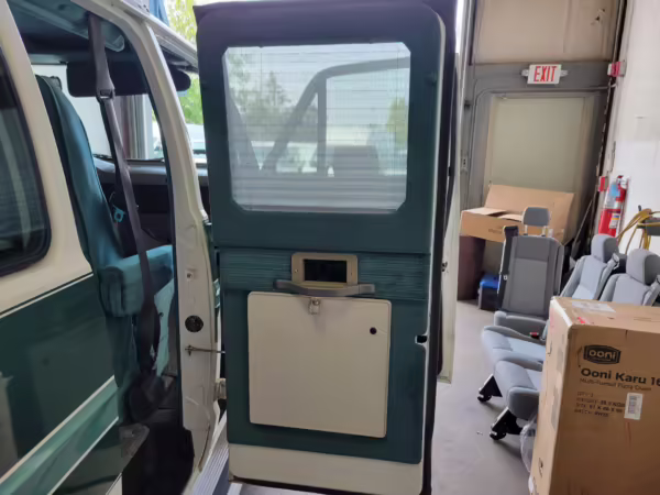 1996 Dodge Ram Van B3500 — photo 41