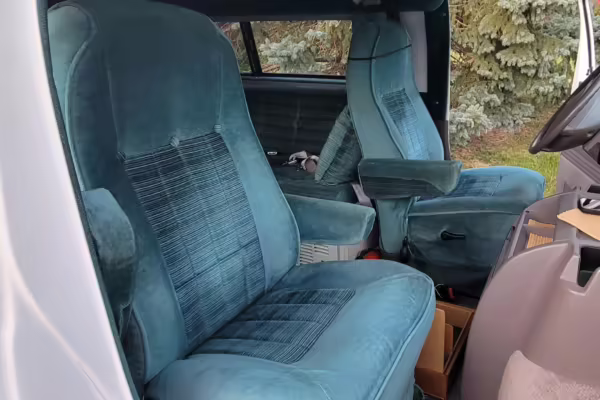 1996 Dodge Ram Van B3500 — photo 60