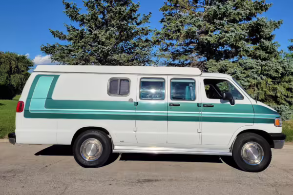 1996 Dodge Ram Van B3500 — photo 17