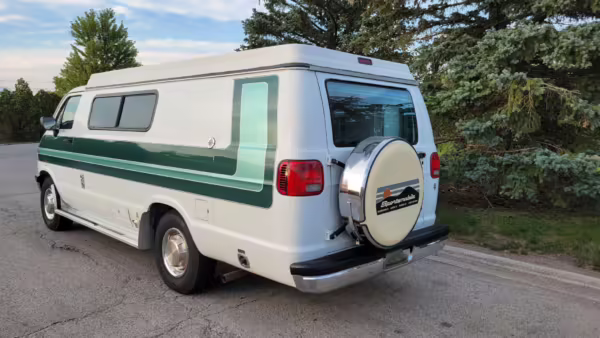 1996 Dodge Ram Van B3500 — photo 9