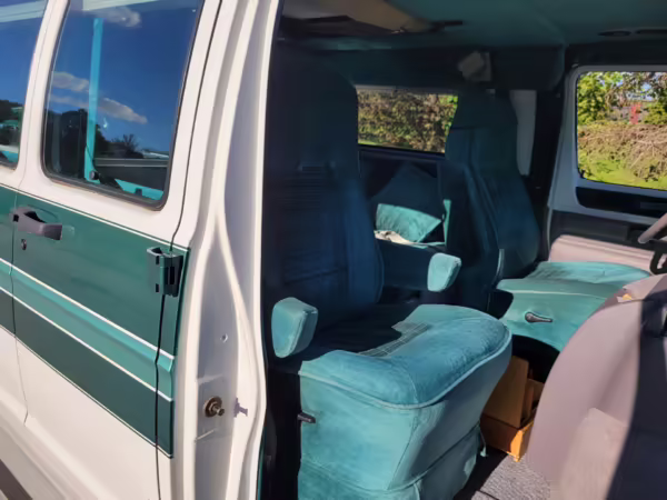1996 Dodge Ram Van B3500 — photo 54