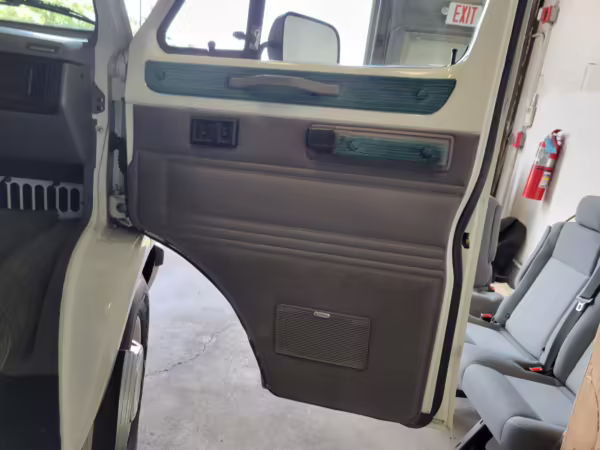 1996 Dodge Ram Van B3500 — photo 62