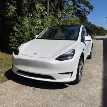 2022 Tesla Model Y Long Range AWD — photo 2