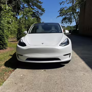 2022 Tesla Model Y Long Range AWD — photo 4