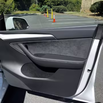 2022 Tesla Model Y Long Range AWD — photo 29