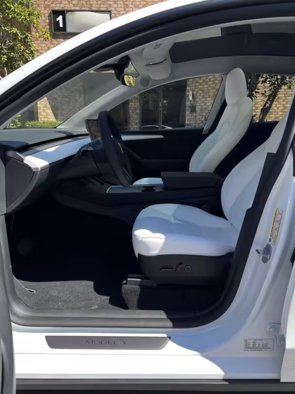 2022 Tesla Model Y Long Range AWD — photo 33