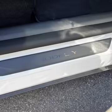 2022 Tesla Model Y Long Range AWD — photo 46
