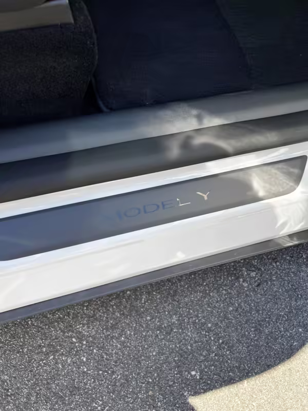 2022 Tesla Model Y Long Range AWD — photo 46