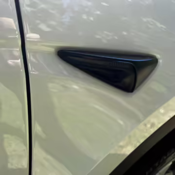 2022 Tesla Model Y Long Range AWD — photo 10