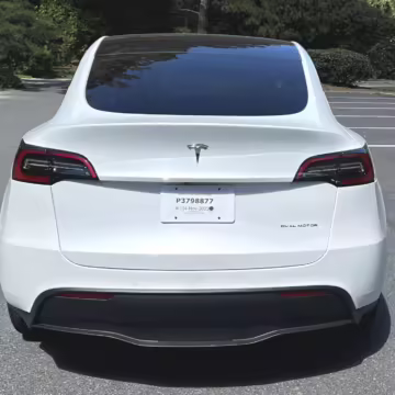 2022 Tesla Model Y Long Range AWD — photo 11