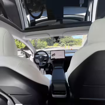 2022 Tesla Model Y Long Range AWD — photo 41