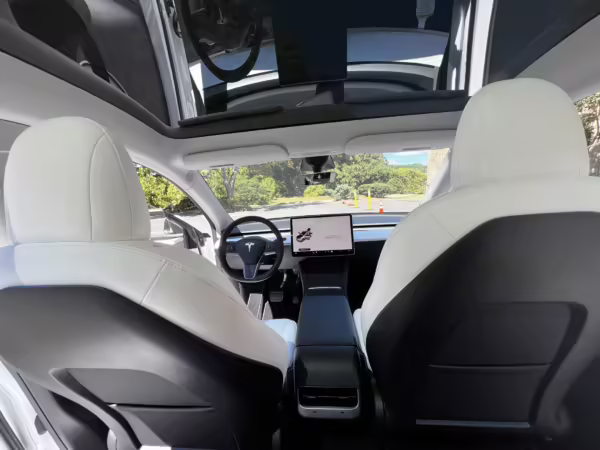 2022 Tesla Model Y Long Range AWD — photo 41