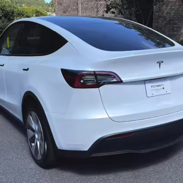 2022 Tesla Model Y Long Range AWD — photo 14