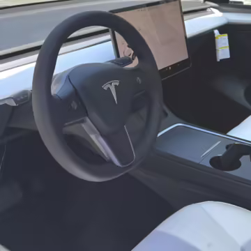 2022 Tesla Model Y Long Range AWD — photo 43