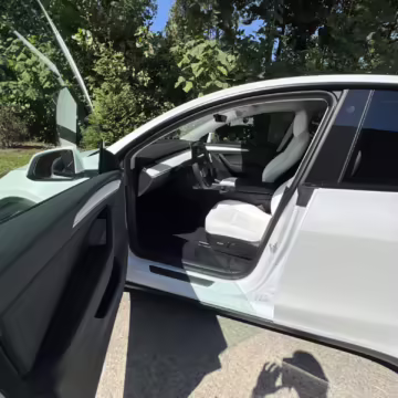 2022 Tesla Model Y Long Range AWD — photo 45