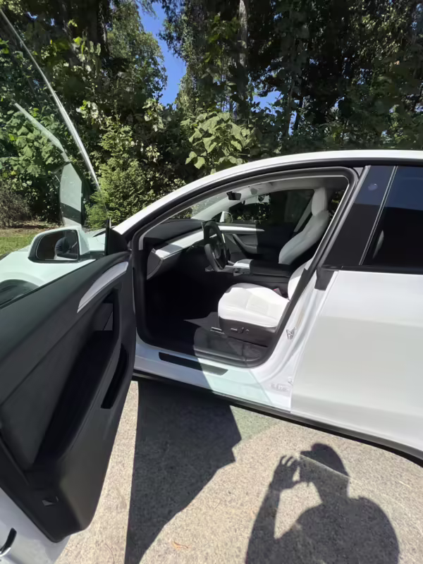 2022 Tesla Model Y Long Range AWD — photo 45