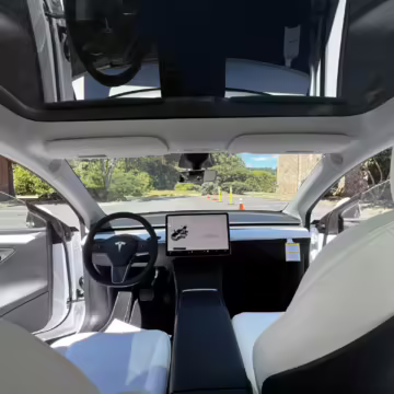 2022 Tesla Model Y Long Range AWD — photo 48