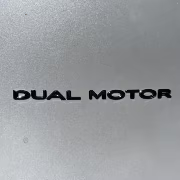 2022 Tesla Model Y Long Range AWD — photo 19
