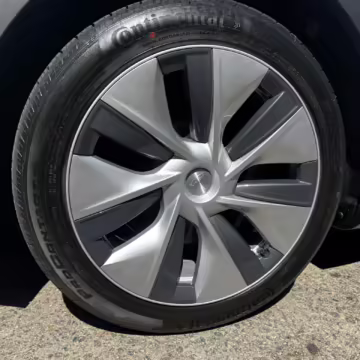2022 Tesla Model Y Long Range AWD — photo 22