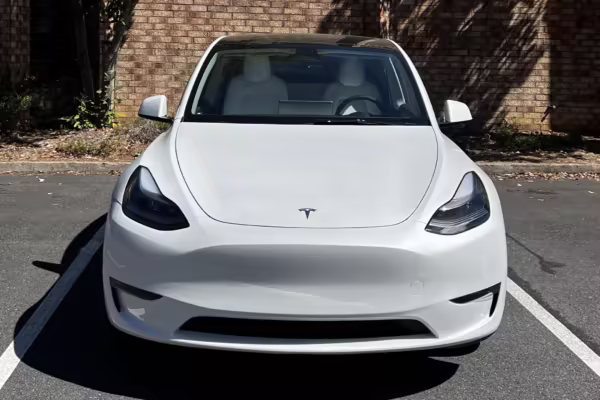 2022 Tesla Model Y Long Range AWD — photo 23