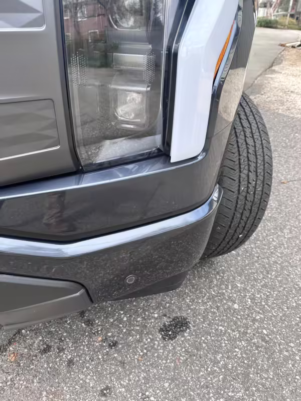 2022 Ford F-150 Lightning Lariat — photo 21