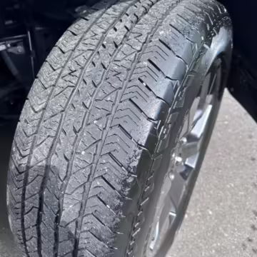 2022 Ford F-150 Lightning Lariat — photo 17