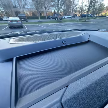 2022 Ford F-150 Lightning Lariat — photo 30