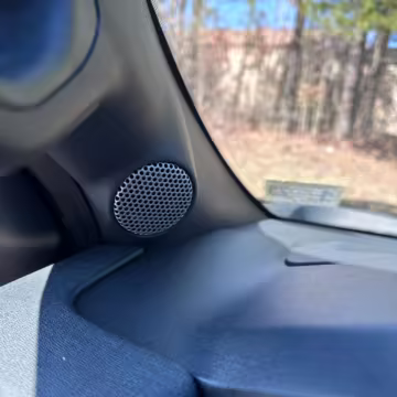 2022 Ford F-150 Lightning Lariat — photo 35