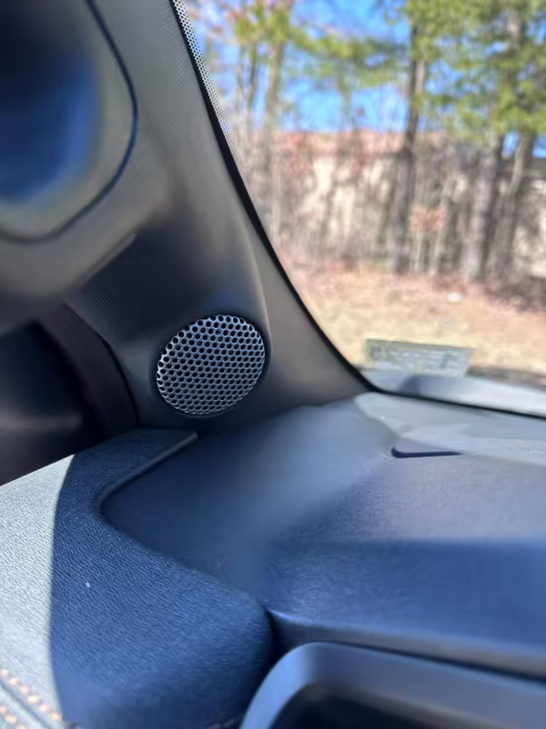 2022 Ford F-150 Lightning Lariat — photo 35