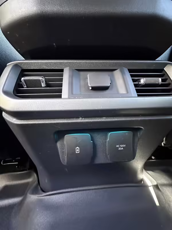 2022 Ford F-150 Lightning Lariat — photo 44