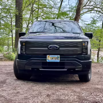 2022 Ford F-150 Lightning Lariat — photo 71
