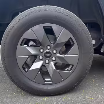2022 Ford F-150 Lightning Lariat — photo 105