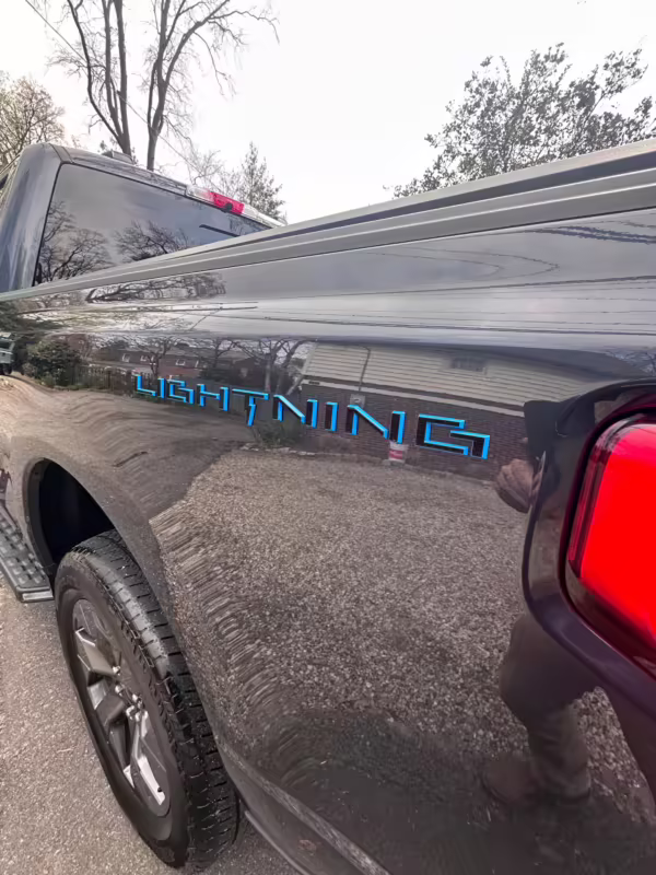 2022 Ford F-150 Lightning Lariat — photo 120