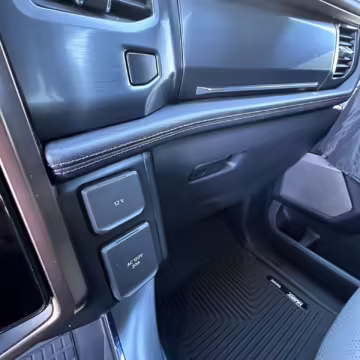 2022 Ford F-150 Lightning Lariat — photo 124
