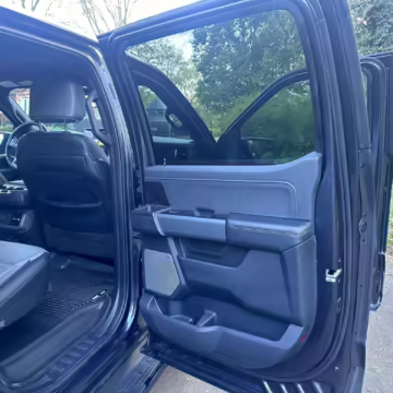 2022 Ford F-150 Lightning Lariat — photo 129