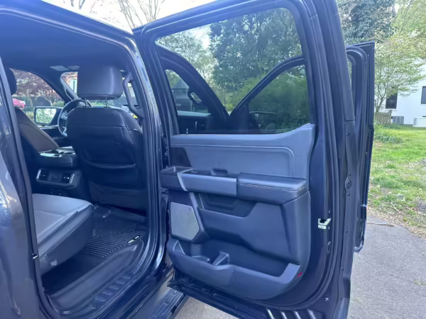 2022 Ford F-150 Lightning Lariat — photo 129