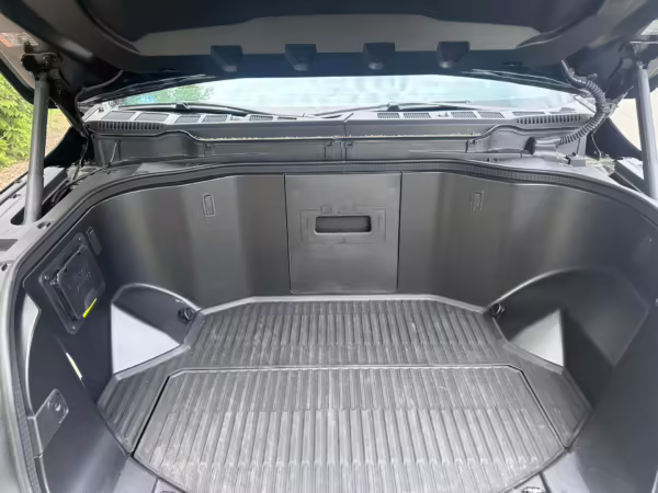 2022 Ford F-150 Lightning Lariat — photo 5